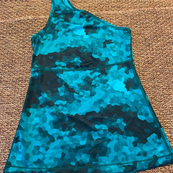 ⭐️HP Lululemon Cosmic Teal/Black One Shoulder Tank⭐️ - Picture 6 of 8